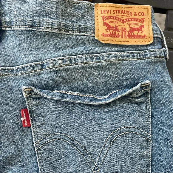 Levi's 505™ STRAIGHT LEG WOMEN'S JEANS Mid rise Size 6 W28 x L38 - Picture 13 of 13